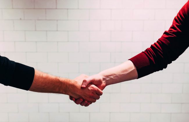 CMA CGM, HEC Paris et la Fondation HEC lancent un ambitieux programme de bourses pour former 200 étudiants libanais de talent (c) unsplash
