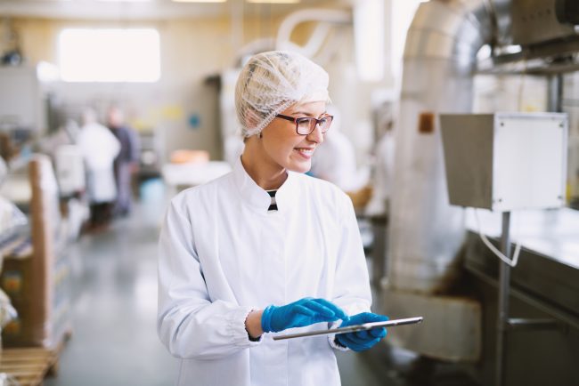 Une filière ingénieurs technologies en agroalimentaire est lancée par l'ESTIA en partenariat avec l'IFRIA (c) adobestock