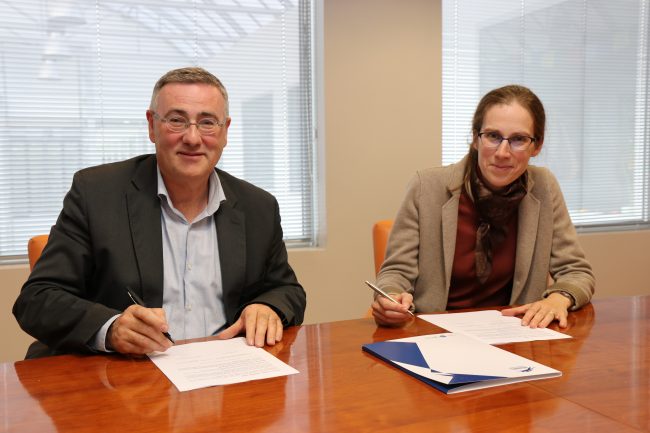 convention signée le 10 octobre 2018 par Anne Beauval, directrice déléguée d’IMT Atlantique, et Thomas Froehlicher, directeur général de Rennes School of Business