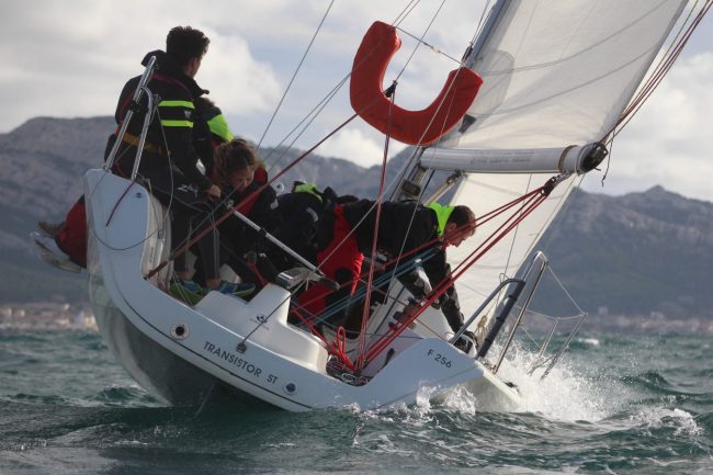 Massilia Défi Voile, c'est l'association étudiante de voile de l’École Centrale Marseille © PXC-Marseille (Club Photo de l’École Centrale de Marseille)